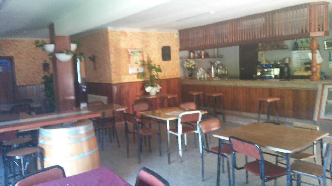 Albergue O Corisco 雷东德拉 外观 照片